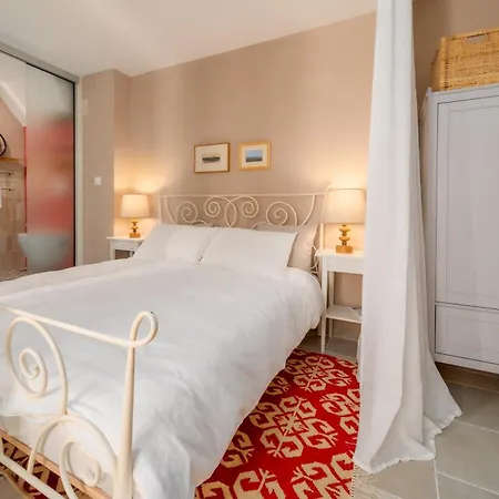 Heritage With Airy Vibes At Montalbano Appartement Rovinj