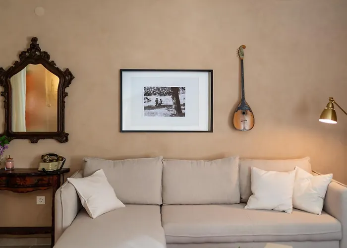 Heritage With Airy Vibes At Montalbano Appartement *