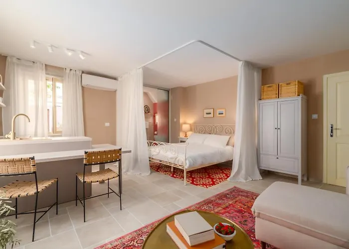 Heritage With Airy Vibes At Montalbano Appartement Rovinj