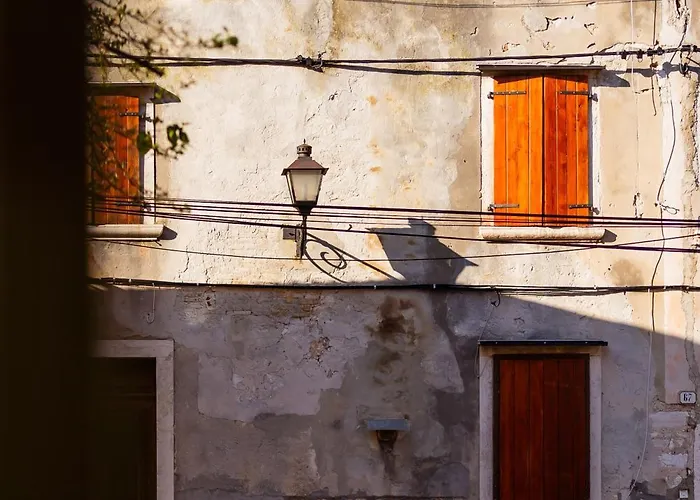 Heritage With Airy Vibes At Montalbano Appartement *